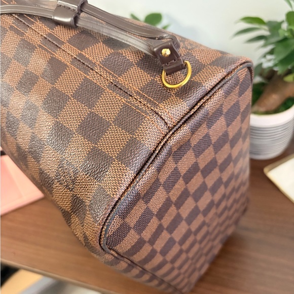 Louis Vuitton Damier Ebene Neverfull MM - Picture 6 of 9